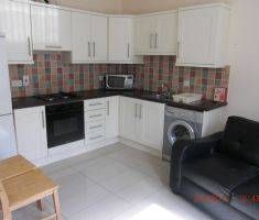 5 Bed Student Flat in Belfast-Botanic - Photo 1
