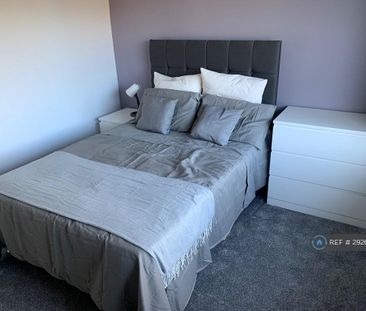 1 bedroom in a house share to rent - Photo 4