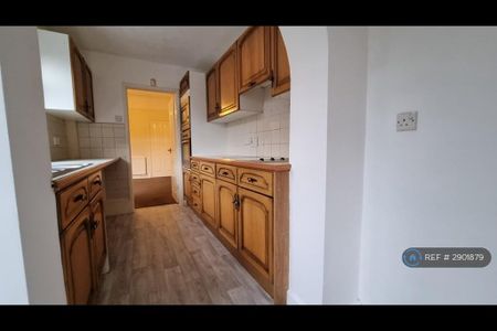 2 bedroom terraced house to rent - Photo 5