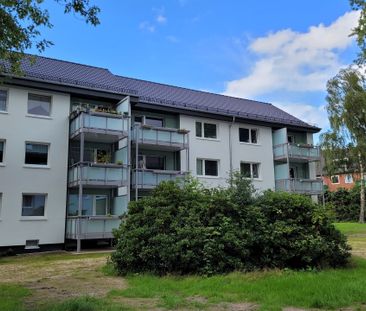 Modernisierte 2,5-Zimmer-Wohnung mit schönem Balkon - 25335 Elmshorn - Foto 1