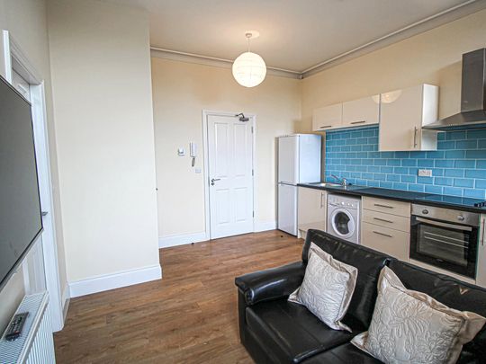 Apt 10, Fairbairn Residence - Photo 1