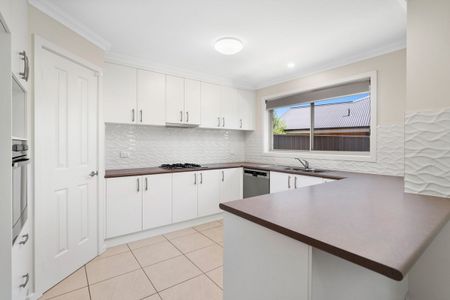 Modern Family Home - Photo 5