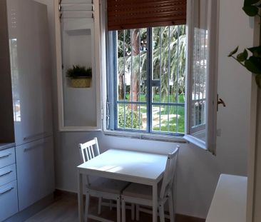 Stanza privata con balcone su M2 - Photo 2