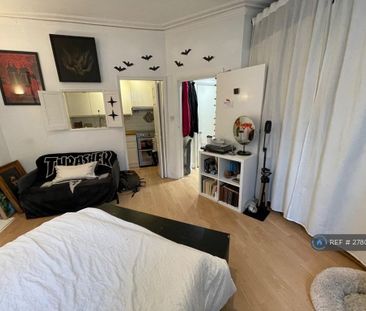 Studio to rent - Photo 2