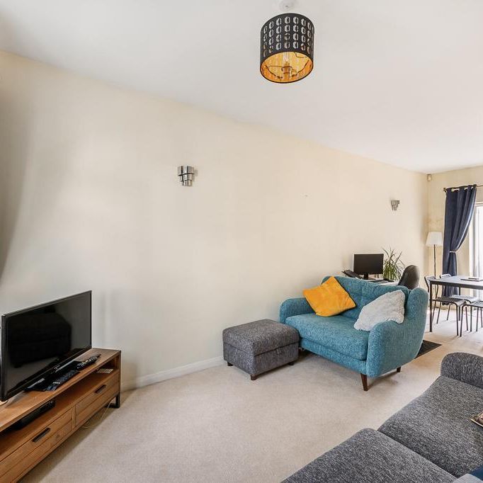 2 bedroom end of terrace house to rent - Photo 1