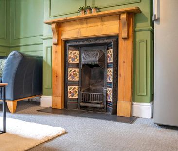 4 bedroom end of terrace house to rent - Photo 1