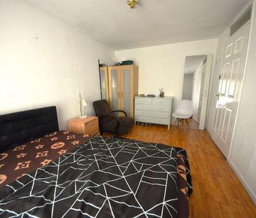 Heath Road, London, SW8 - Photo 1