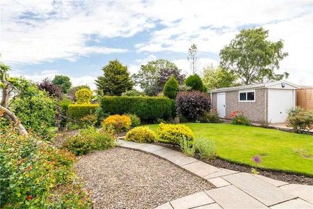 Belmont Grove, Rawdon, Leeds, West Yorkshire, LS19 - Photo 5