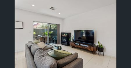 Beautiful Family Home! - Photo 4