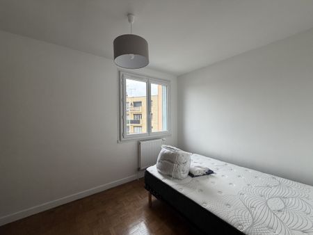 Location Appartement 3 pièces 56m² BOURGOIN JALLIEU 38300 - Photo 4