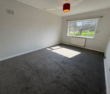 2 bed semi-detached house to rent - Photo 4