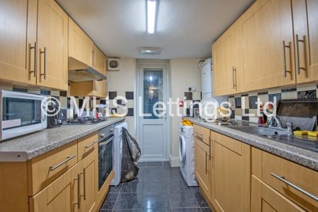 Room C, 15 Regent Park Terrace, Leeds, LS6 2AX - Photo 2