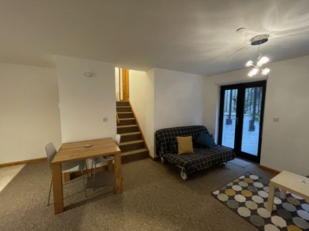 Williams Court - Falmouth - Photo 2