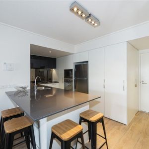 1 bedroom furnished apartment - Photo 2