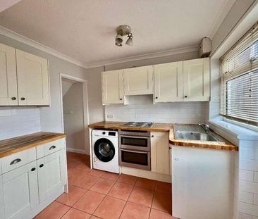 Taliesin Close, Pencoed, Bridgend, CF35 - Photo 4