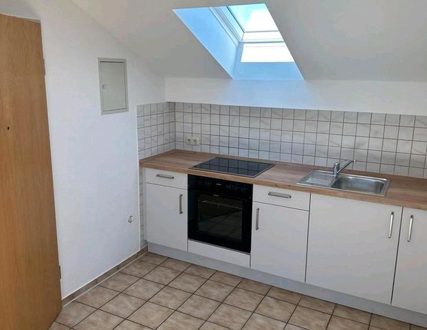 1 Zimmer Dachgeschosswohnung in Altötting - Photo 1