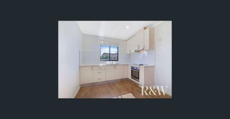 GRANNY FLAT WITH ACCESS FROM STREET - Photo 2