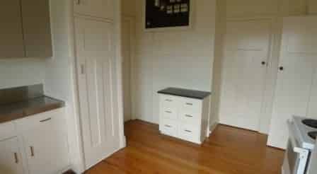 Spacious 6BR Kelburn Haven - Photo 5