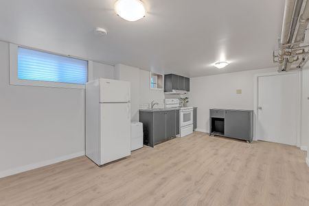 For Lease - 42 Bexhill Avenue, Toronto, Ontario - Photo 4