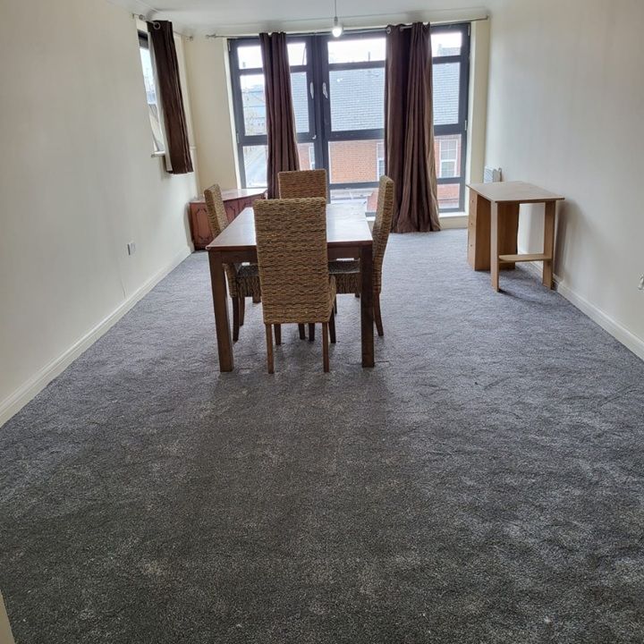 1 Bed Flat, Kennet St, RG1 - Photo 1