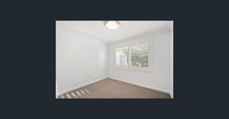 Charming Family Home in Berkeley Vale - Photo 3