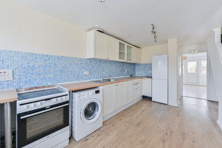 3 bedroom apartment to rent - Photo 3