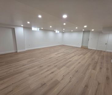 For Lease - 250 Sunset Ridge, Vaughan, Ontario - Photo 3