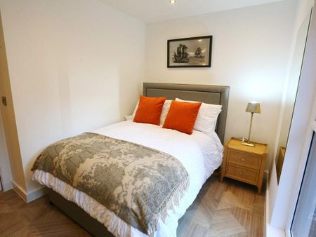 2 bedroom flat to rent - Photo 2