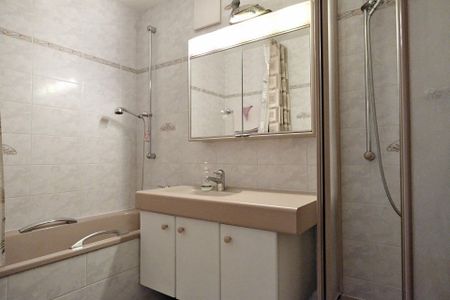 À louer - Bel appartement de 4 pièces avec 2 balcons à Veyrier - Foto 3