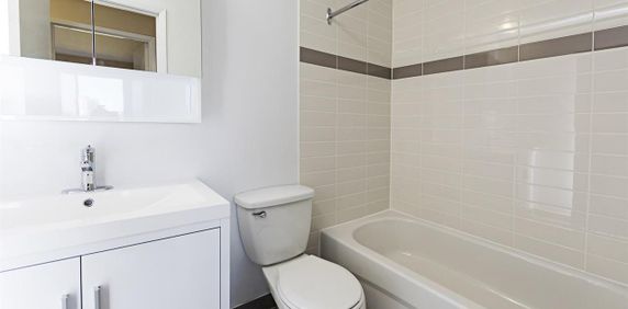 3.5 - 11525 Boul. De Pierrefonds, Pierrefonds, Québec, Pierrefonds - Photo 2