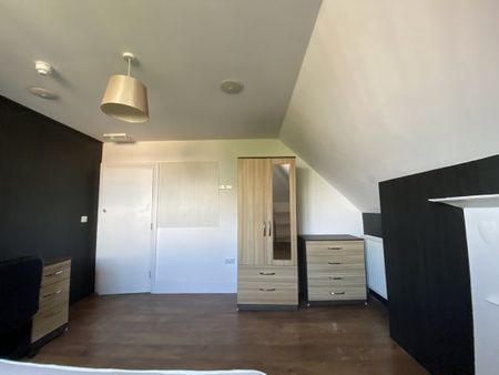 4 Bed - Flat 3 , 84 Westcotes Drive, Leicester, - Photo 4