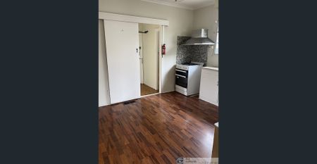 3 bedroom house in a prime location! - Photo 5