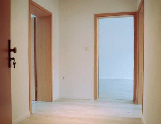 renovierte 3- Raum Wohnung mit 80 m² Wohnfläche zur Vermietung - Foto 1