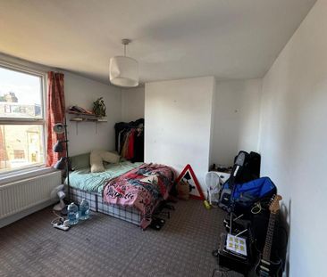 5 bedroom semi-detached house to rent - Photo 5