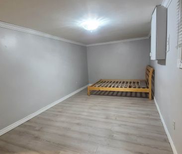 For Lease - 75 Mintwood Drive, Toronto, Ontario - Photo 4