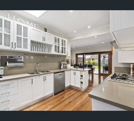 14 Judith Street, Burwood, Vic 3125 - Photo 3