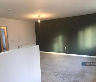 2 bedroom flat to rent - Photo 2