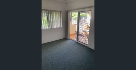 Ground Floor Unit with Private Gated Courtyard - Photo 4