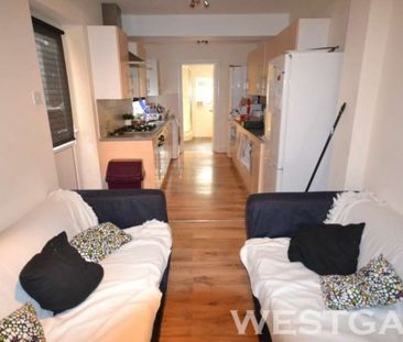 6 Bed - Grange Avenue, Uni Area - Photo 1