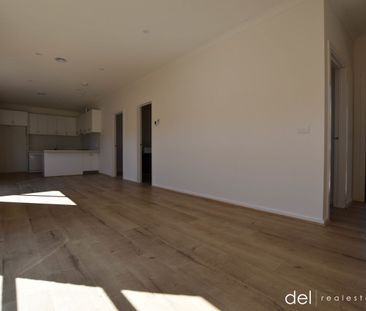 Modern Unit in Court Location - Photo 5