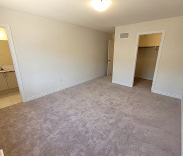 For Lease - 48 Bayardo Drive, Oshawa, Ontario - Photo 4