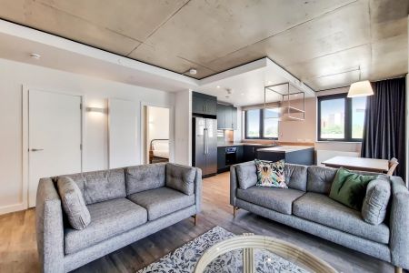 1 Bedroom Apartment - Photo 2