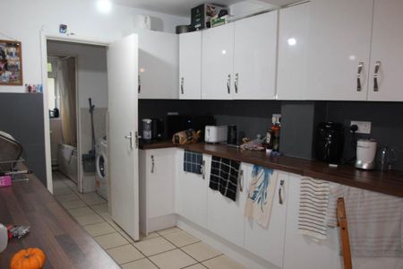 5 bedroom terraced house to rent - Photo 2
