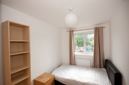 4 Bed Terraced House, Claremont Road, M14 - Photo 2