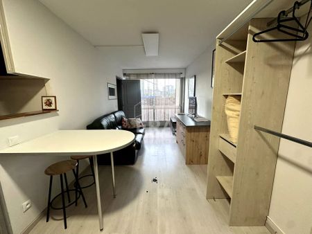 Appartement Paris 1 pièce 31 m2 avec espace nuit - Photo 2