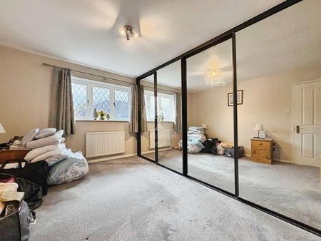 Redditch, Bracknell, RG12 - Photo 4