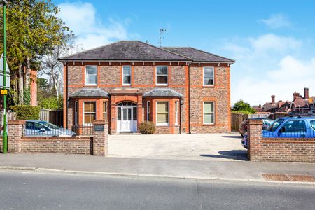 1 bedroom apartment to rent Elizabeth Place, 13 Heath Road, Haywards Heath, RH16 - Photo 5