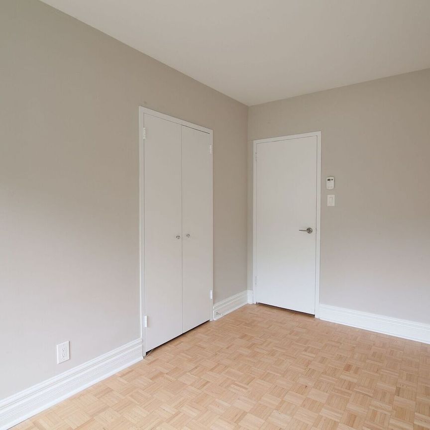 4555 Bonavista Avenue - Photo 1