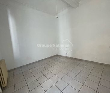 A LOUER APPARTEMENT T2 CENTRE- VILLE CARPENTRAS, - Photo 2