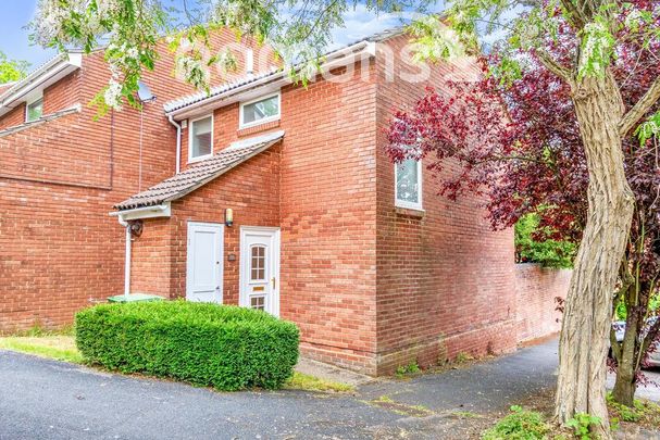 2 bedroom terraced house to rent - Photo 1